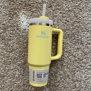 NWT Stanley 30oz Quencher H2.0 Tumbler The FlowState Yellow Handle and Straw